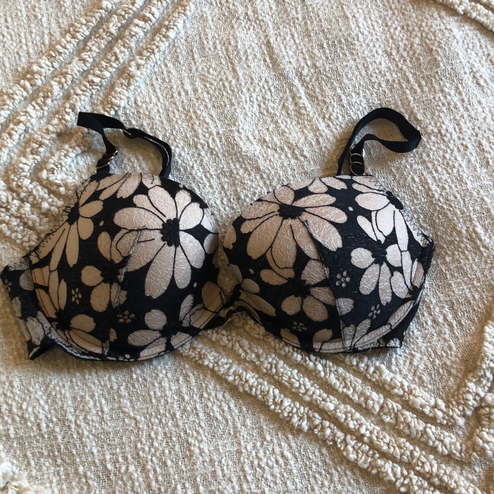 Victoria’s Secret Very Sexy Push up Bra